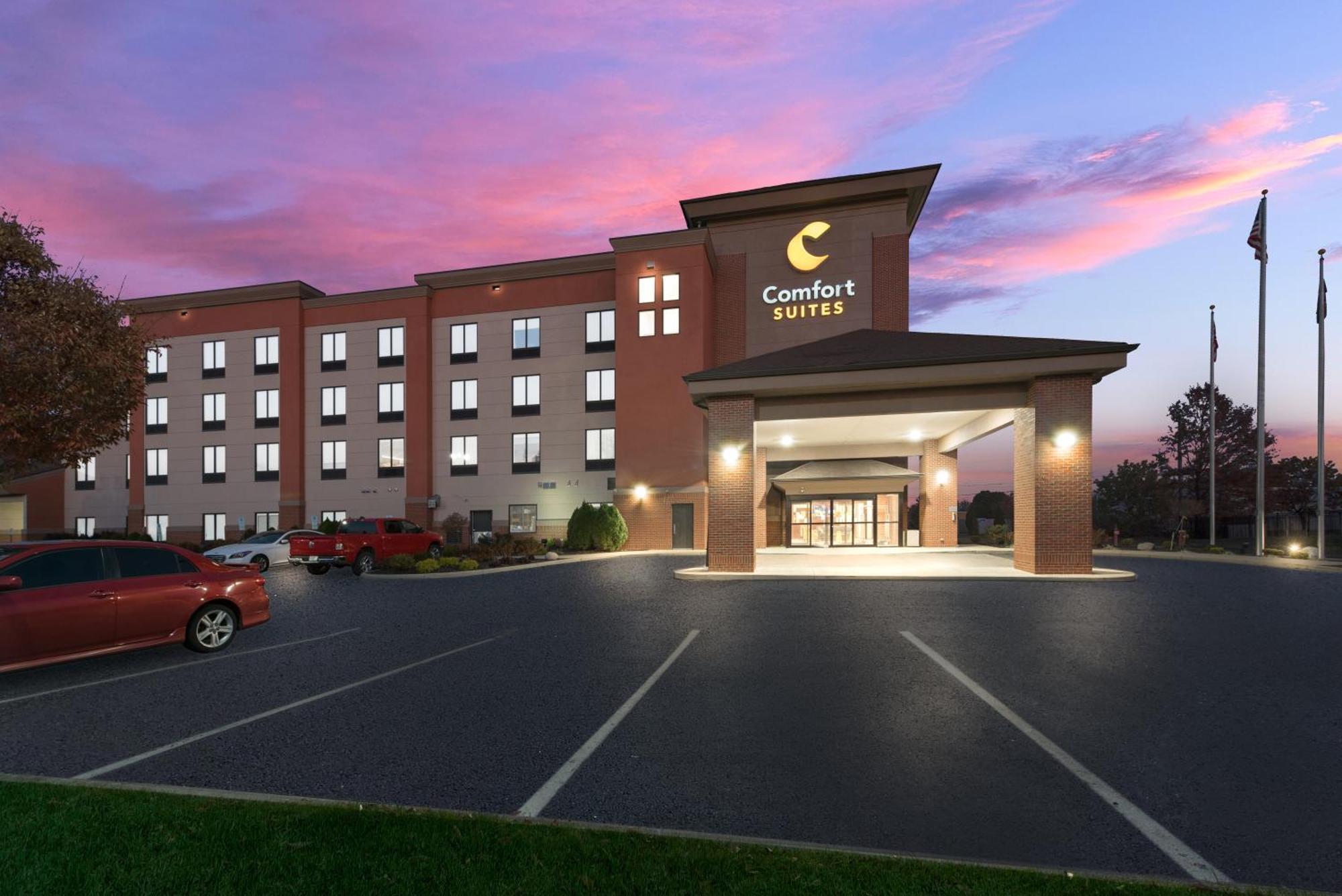 Comfort Suites Columbus East Broad Exterior photo